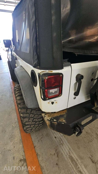 2015 Jeep Wrangler Willys Wheeler Edition - miniatura 28