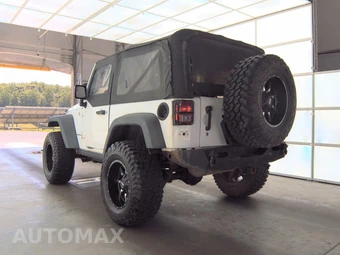 2015 Jeep Wrangler Willys Wheeler Edition - miniatura 6