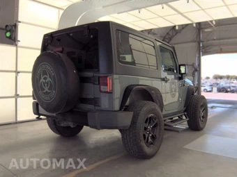 2015 Jeep Wrangler Willys Wheeler Edition - miniatura 4