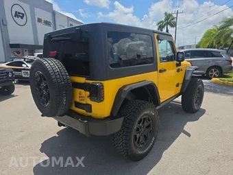 2015 Jeep Wrangler Willys Wheeler Edition - miniatura 4