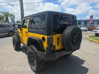 2015 Jeep Wrangler Willys Wheeler Edition - miniatura 6
