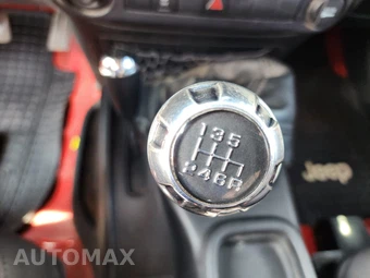 2015 Jeep Wrangler Willys Wheeler Edition - miniatura 31