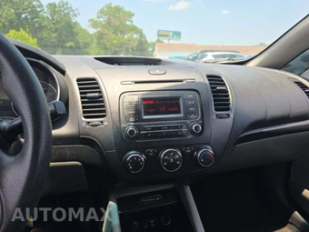 2015 Kia Forte LX Sedan – miniatura 10