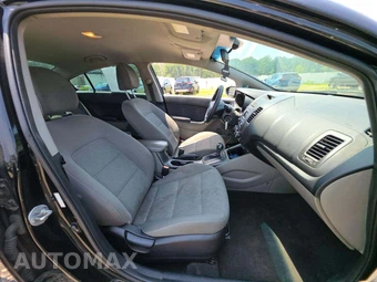 2015 Kia Forte LX Sedan – miniatura 18