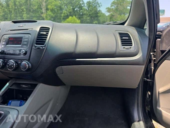 2015 Kia Forte LX Sedan – miniatura 19