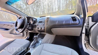 2015 Kia Forte LX Sedan - miniatura 9