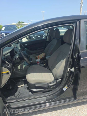 2015 Kia Forte LX Sedan – miniatura 3