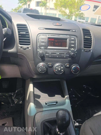2015 Kia Forte LX Sedan – miniatura 7