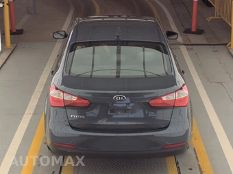 2015 Kia Forte LX Sedan – miniatura 5