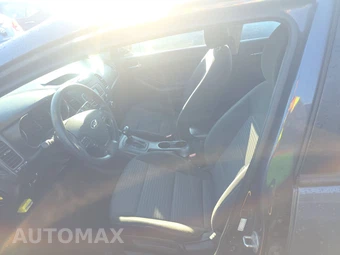 2015 Kia Forte LX Sedan – miniatura 7