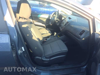 2015 Kia Forte LX Sedan – miniatura 8
