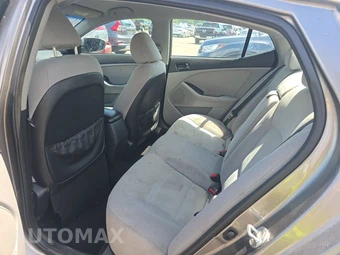 2015 Kia Optima LX - miniatura 13