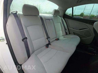 2015 Kia Optima LX – miniatura 17