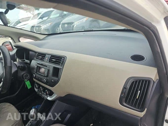 2015 Kia Rio LX Sedan - miniatura 15