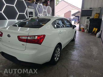 2015 Kia Rio LX Sedan – miniatura 3