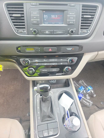 2015 Kia Sedona LX 120.5" WB – miniatura 11