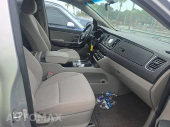 2015 Kia Sedona LX 120.5" WB – miniatura 8