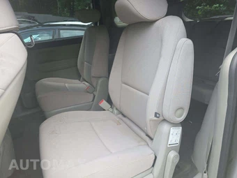 2015 Kia Sedona LX 120.5" WB - miniatura 13