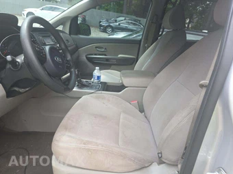 2015 Kia Sedona LX 120.5" WB - miniatura 6