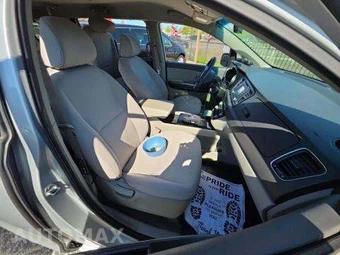 2015 Kia Sedona LX 120.5" WB - miniatura 19