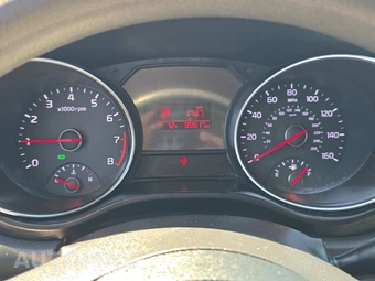 2015 Kia Sedona LX 120.5" WB - miniatura 12