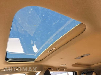 2015 Kia Sedona SXL 120.5" WB – miniatura 11