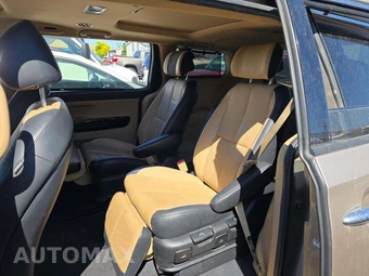 2015 Kia Sedona SXL 120.5" WB – miniatura 13