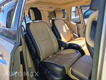 2015 Kia Sedona SXL 120.5" WB – miniatura 17