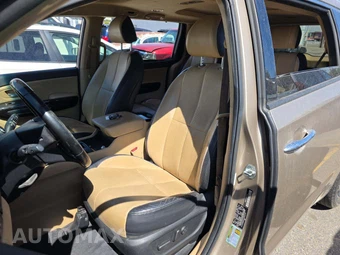 2015 Kia Sedona SXL 120.5" WB – miniatura 6