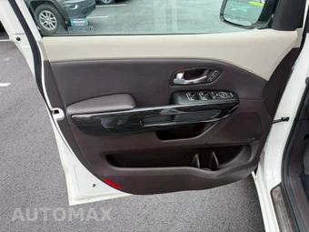 2015 Kia Sedona SXL 120.5" WB - miniatura 12
