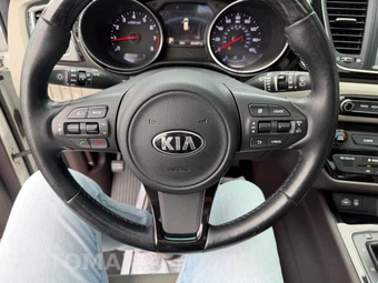2015 Kia Sedona SXL 120.5" WB - miniatura 17