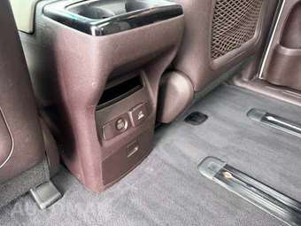 2015 Kia Sedona SXL 120.5" WB - miniatura 23
