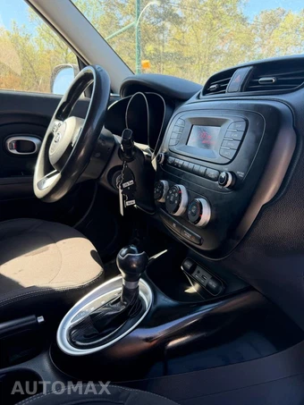 2015 Kia Soul - miniatura 9
