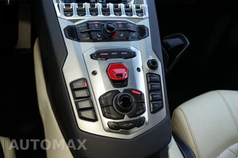 2015 Lamborghini Aventador LP 700-4 Convertible - miniatura 20