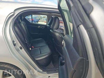2015 Lexus CT 200h – miniatura 17