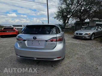 2015 Lexus CT 200h – miniatura 4