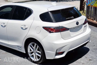 2015 Lexus CT 200h - miniatura 10