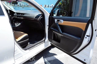 2015 Lexus CT 200h - miniatura 40