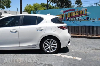 2015 Lexus CT 200h - miniatura 8