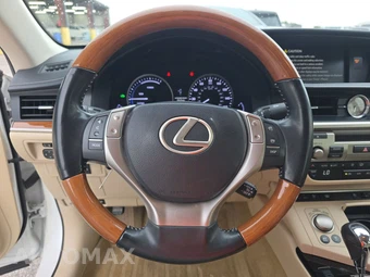 2015 Lexus ES 300h – miniatura 10