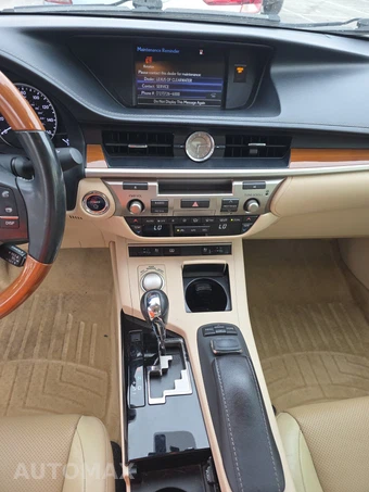 2015 Lexus ES 300h – miniatura 11