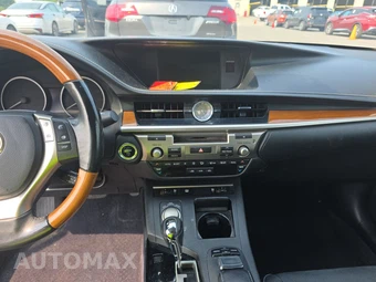 2015 Lexus ES 300h – miniatura 11