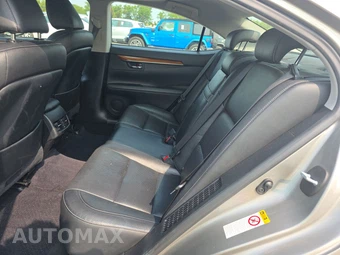 2015 Lexus ES 300h – miniatura 13
