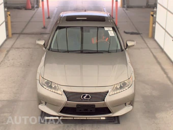 2015 Lexus ES 300h – miniatura 2
