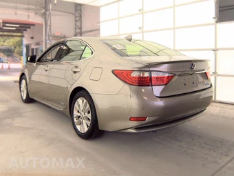 2015 Lexus ES 300h – miniatura 6