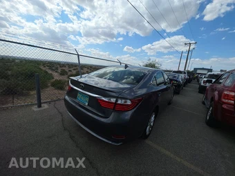 2015 Lexus ES 300h – miniatura 4