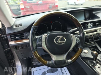 2015 Lexus ES 350 – miniatura 10