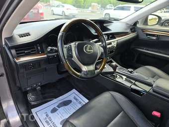 2015 Lexus ES 350 – miniatura 11