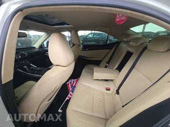 2015 Lexus IS 250 Sedan – miniatura 13