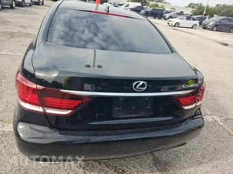 2015 Lexus LS 460 – miniatura 5